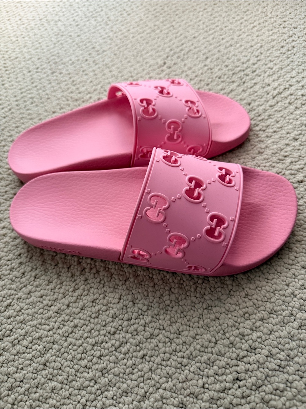 New Gucci Pink Logo-Embossed Slide Sandals